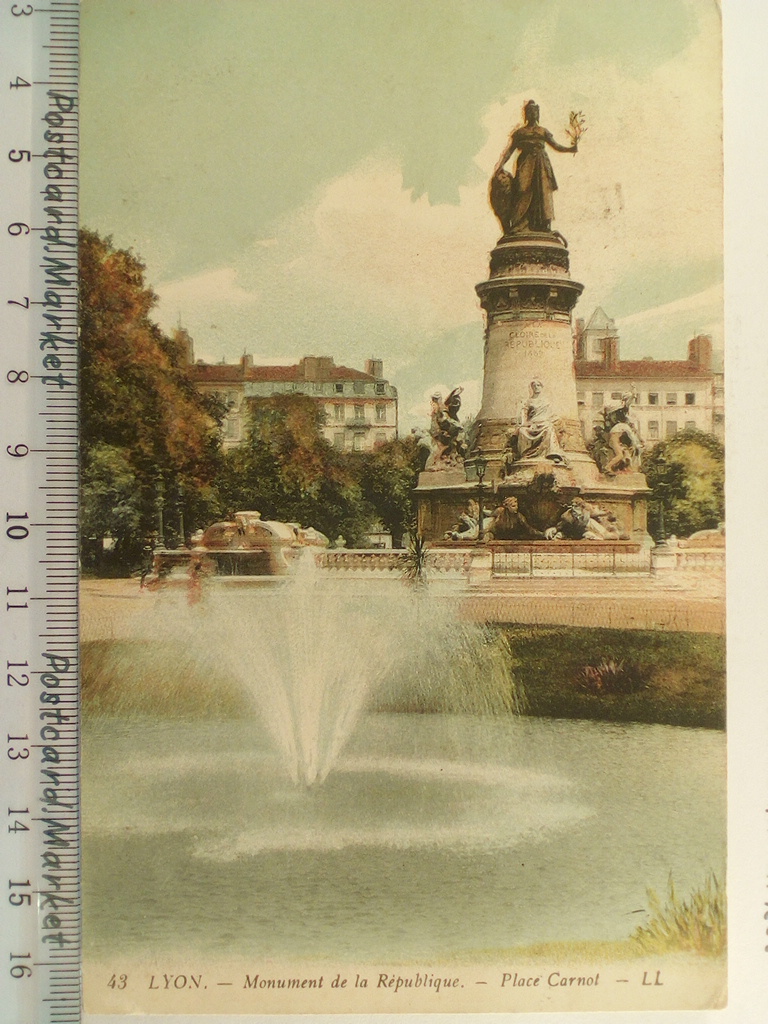 /France/FR_place_1913_LYON - Monument de la Republique - Place Carnot color.jpg